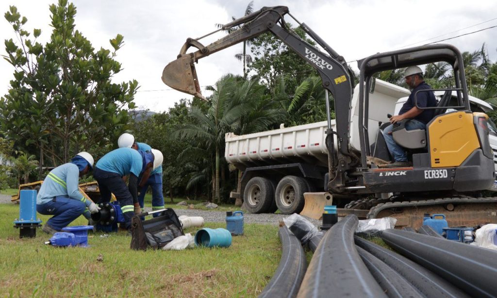 Bairro Rio Bonito recebe obras de melhoria no abastecimento de água