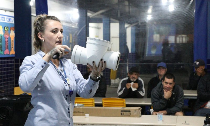 Águas de Joinville realiza oficina para esclarecer dúvidas sobre rede de esgoto no João Costa